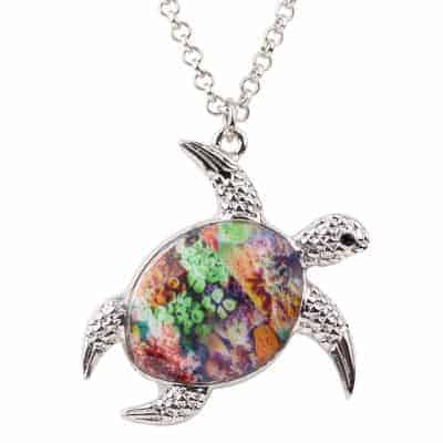 Collier tortue à motif corail multicolore