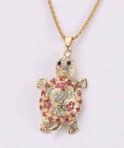 Pendentif tortue avec petits strass rose